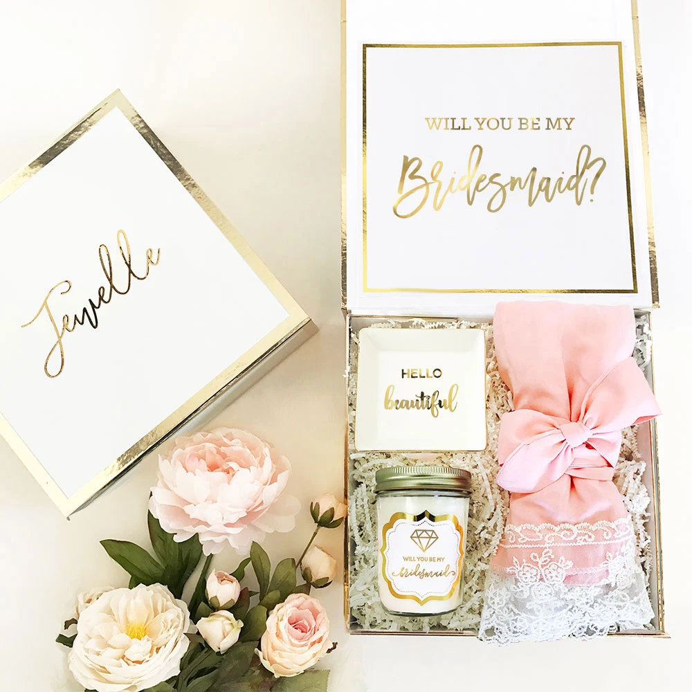 custom rigid white magnetic closure gift box with