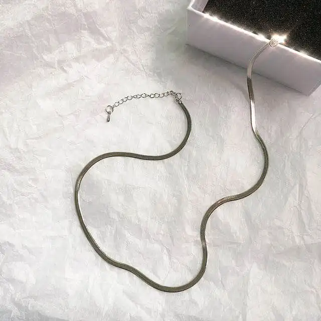 Hot Selling Minimalist White 18K Gold Snake Chain Necklace 925 Sterling Silver Women Choker Necklace
Hot Selling Minimalist White 18K Gold Snake Chain Necklace 925 Sterling Silver Women Choker Necklace