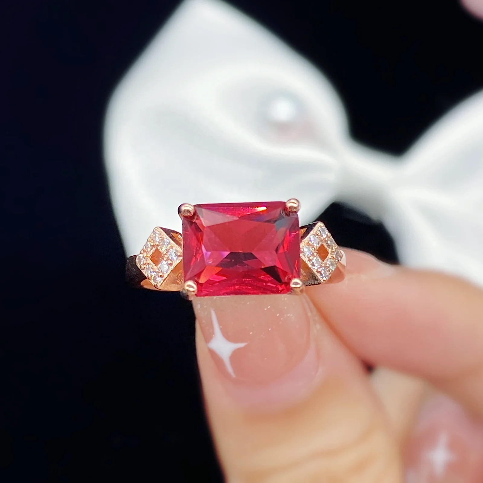 New Rose Red Zircon Square Stone Rings For Women Wedding Jewelry Vintage Fashion Birthstone Ring Female Luxury Crystal Gift, Customized color
New Rose Red Zircon Square Stone Rings For Women Wedding Jewelry Vintage Fashion Birthstone Ring Female Luxury Crystal Gift, Customized color