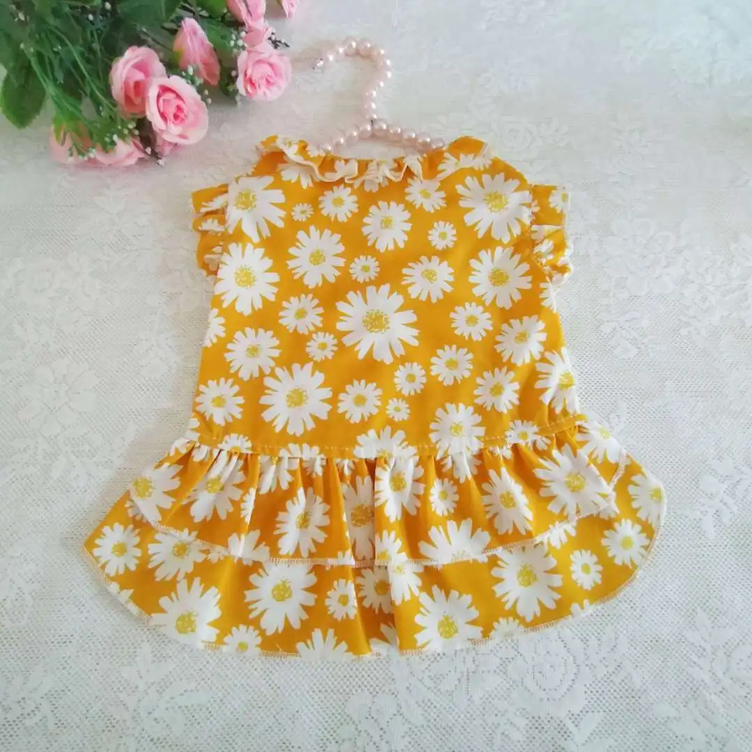 New dog dress daisy spring cat dog pet clothes breathable thin dog clothes
New dog dress daisy spring cat dog pet clothes breathable thin dog clothes