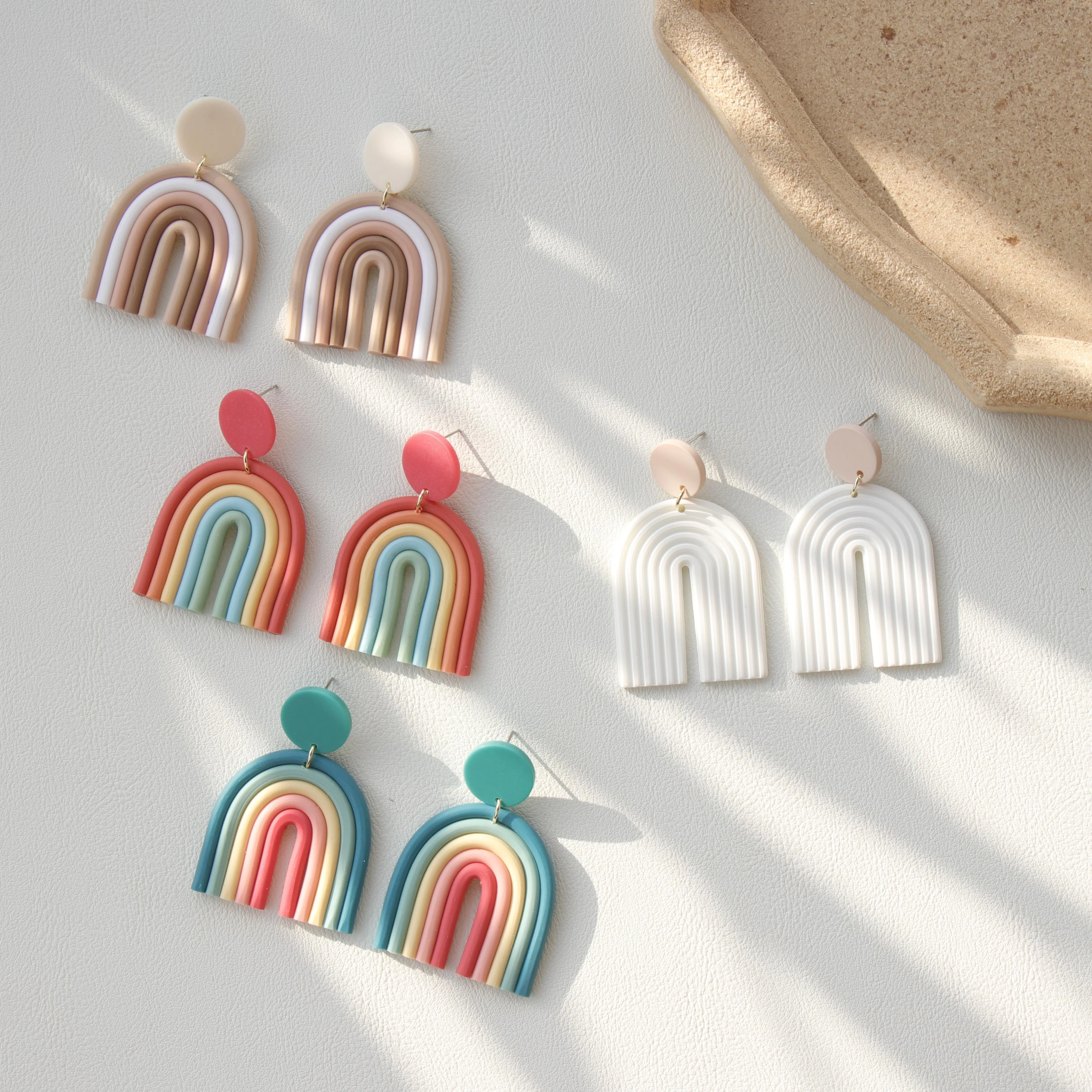 JUHU original fashion earrings trend 2021 resin acrylic earrings ceramic clay material arched jewelry for women wholesale, Colorful
JUHU original fashion earrings trend 2021 resin acrylic earrings ceramic clay material arched jewelry for women wholesale, Colorful