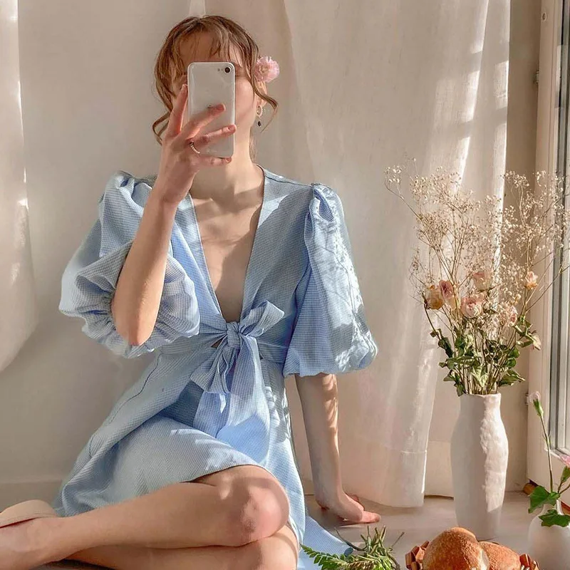 Wholesale Women Dresses Summer Elegant High Waist Mini Plaid Blue Dresses Hollow-Out Half Sleeve Bow V Neck Casual Puff Dress
Wholesale Women Dresses Summer Elegant High Waist Mini Plaid Blue Dresses Hollow-Out Half Sleeve Bow V Neck Casual Puff Dress
