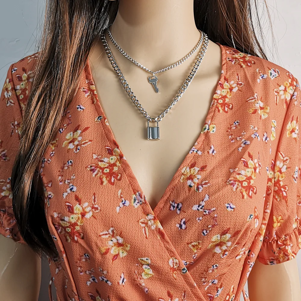 Retro fashion key lock necklace for women, personality all-match item sweater chain, fashion fashion key lock necklace for women 
Retro fashion key lock necklace for women, personality all-match item sweater chain, fashion fashion key lock necklace for women
