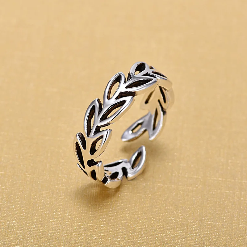 Black Vintage Hollow Leaves Finger Rings For Women 925 Silver Adjustable Rings Jewelry
Black Vintage Hollow Leaves Finger Rings For Women 925 Silver Adjustable Rings Jewelry