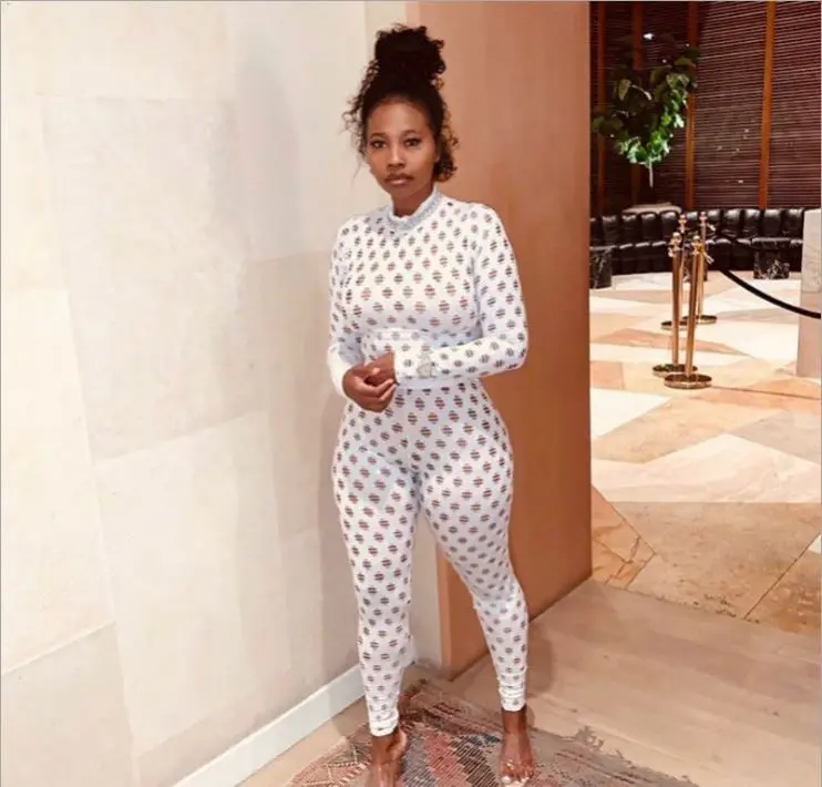 European and American autumn and winter new women's clothing net color broken hole zipper long sleeve body binding jumpsuit, 3colors
European and American autumn and winter new women's clothing net color broken hole zipper long sleeve body binding jumpsuit, 3colors