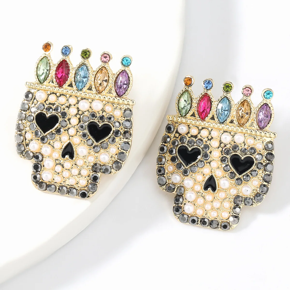 High Quality Rhinestone Metal Fashion Trend Jewelry Accessories For Women New Luxury Crystal Pearl Skull Halloween Earrings
High Quality Rhinestone Metal Fashion Trend Jewelry Accessories For Women New Luxury Crystal Pearl Skull Halloween Earrings
