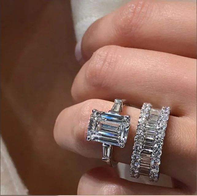 Luxury Fashion Inlaid White Square Zircon Ring Ladies Fashion Crystal Engagement Wedding Ring Party Jewelry
Luxury Fashion Inlaid White Square Zircon Ring Ladies Fashion Crystal Engagement Wedding Ring Party Jewelry