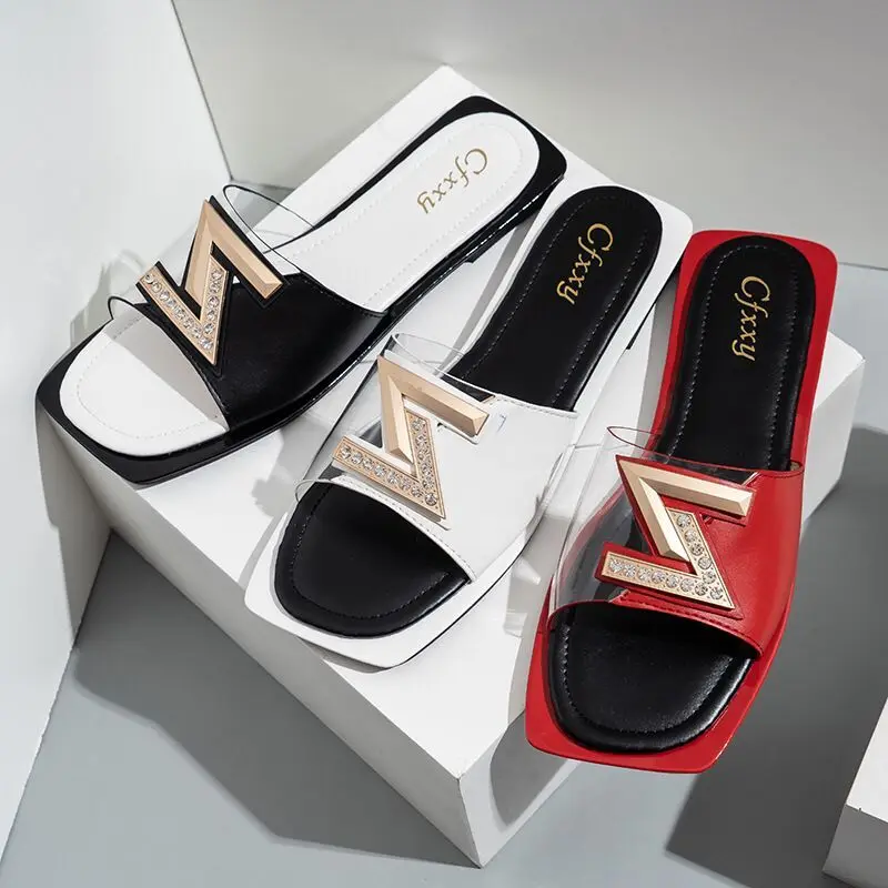 2021 New Style Rhinestone Metal Women's Sandals Hot Sale Flat Heel Ladies Sandals And Slippers, Black white red or customized
2021 New Style Rhinestone Metal Women's Sandals Hot Sale Flat Heel Ladies Sandals And Slippers, Black white red or customized