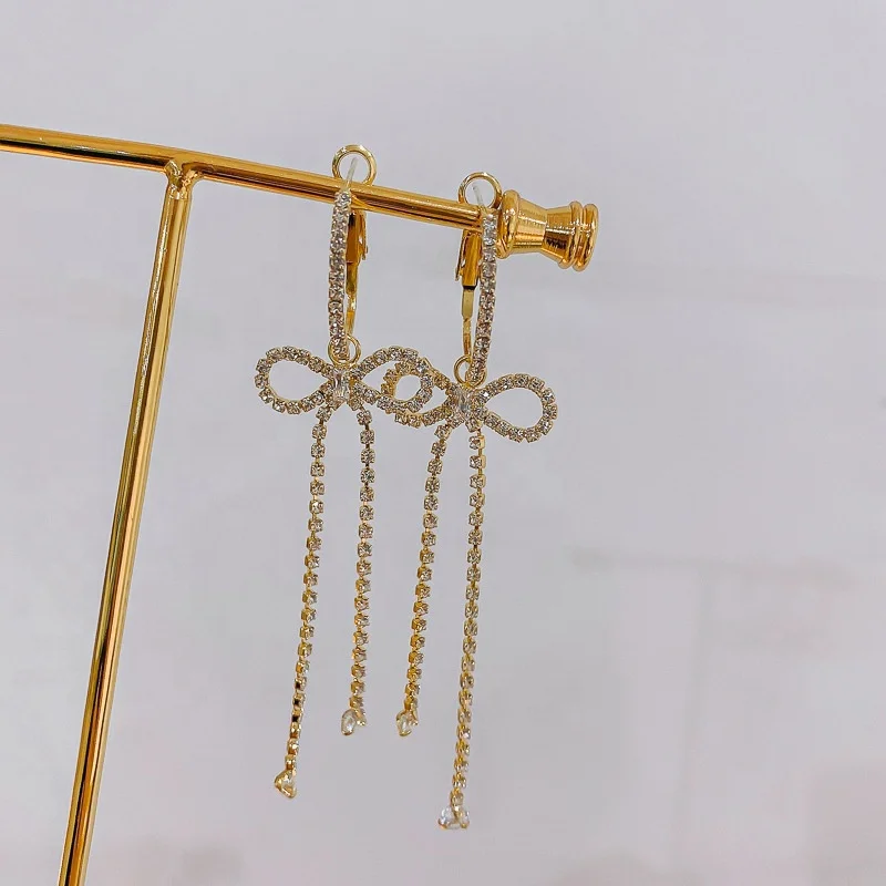 New Fashion Women's Earrings Zircon Butterfly Tassels Earrings for Women Bijoux Korean Girl Party Gifts Jewelry Wholesale, Picture shows
New Fashion Women's Earrings Zircon Butterfly Tassels Earrings for Women Bijoux Korean Girl Party Gifts Jewelry Wholesale, Picture shows