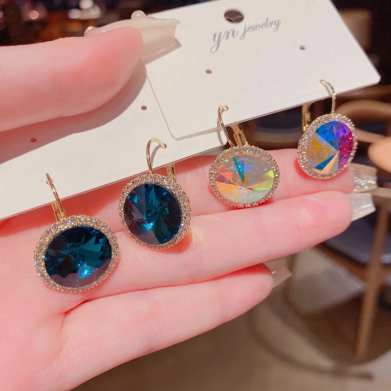 Big Round Diamond Hoop Earrings Luxury Korean Rainbow Blue Crystal Rhinestone Ear Rings Women Party Jewelry Copper
Big Round Diamond Hoop Earrings Luxury Korean Rainbow Blue Crystal Rhinestone Ear Rings Women Party Jewelry Copper
