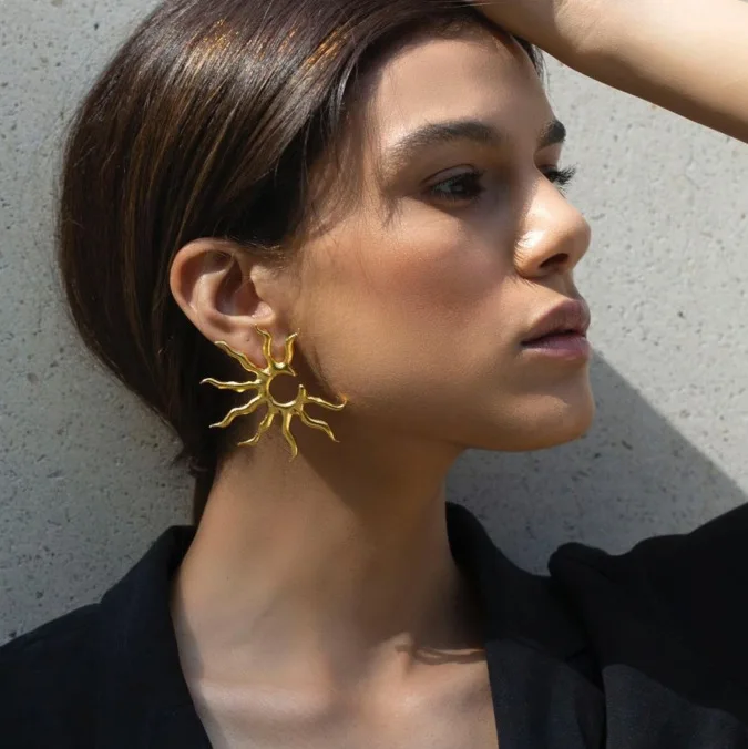 SC European American Design Statement Earrings Women 2023 Fashion Gold Plated Irregular Butterfly Sun Flower Stud Earrings
SC European American Design Statement Earrings Women 2023 Fashion Gold Plated Irregular Butterfly Sun Flower Stud Earrings