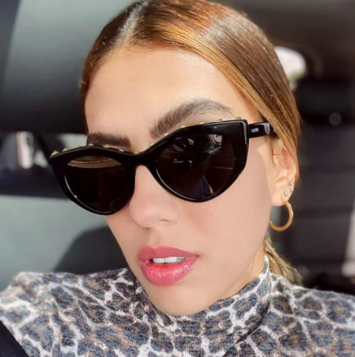 2020 New Fashion sunglasses Best Selling UV400 Vintage rivet Wholesale Sunglasses Cat eye women Sunglasses
2020 New Fashion sunglasses Best Selling UV400 Vintage rivet Wholesale Sunglasses Cat eye women Sunglasses