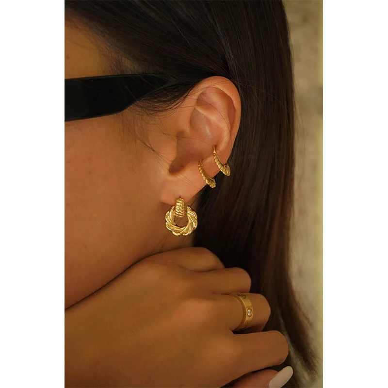 Double Circle Croissants Small Hoop Earrings Flower Twisted Geometric Earrings for Women Floral Edged Minimalist Jewelry 2021, Gold/silver
Double Circle Croissants Small Hoop Earrings Flower Twisted Geometric Earrings for Women Floral Edged Minimalist Jewelry 2021, Gold/silver