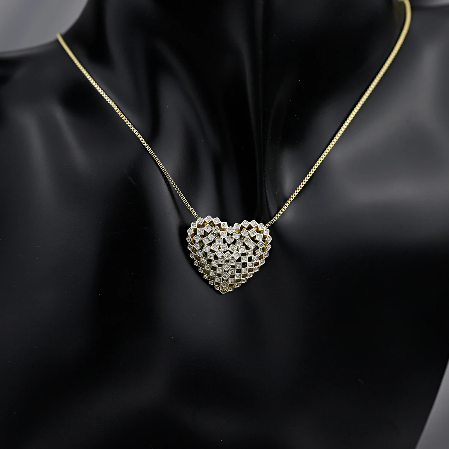 Fashion Hollow Heart Zicon Stone Pendant Copper Necklace 18k Gold Plated Box Neck Chain for Women Jewelry Dylam Jewelry
Fashion Hollow Heart Zicon Stone Pendant Copper Necklace 18k Gold Plated Box Neck Chain for Women Jewelry Dylam Jewelry