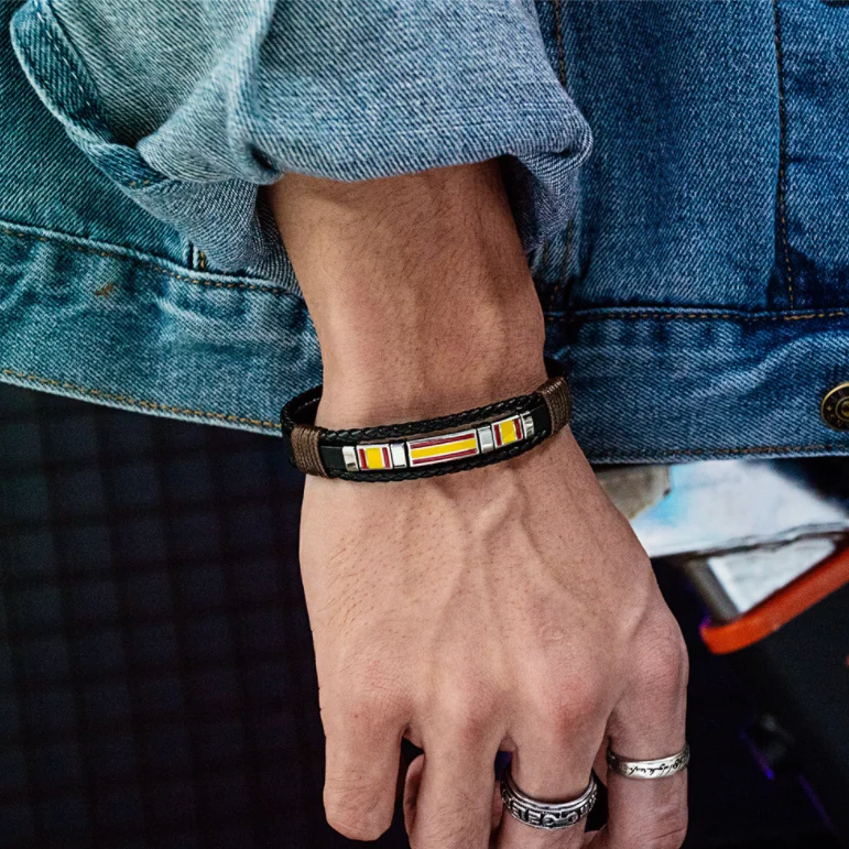 Unique Magnet Rainbow Woven Leather Stainless Steel Bracelet For Men Jewelry Bracelet
Unique Magnet Rainbow Woven Leather Stainless Steel Bracelet For Men Jewelry Bracelet