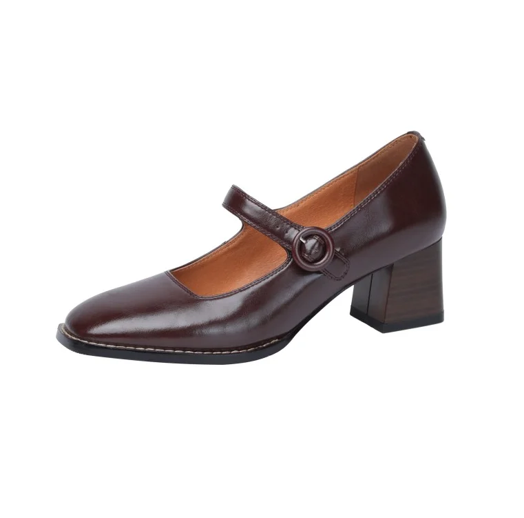 Spring 2021 new style simple French style thick low-heeled shoes with a single button European and American plus size, Black, reddish brown
Spring 2021 new style simple French style thick low-heeled shoes with a single button European and American plus size, Black, reddish brown
