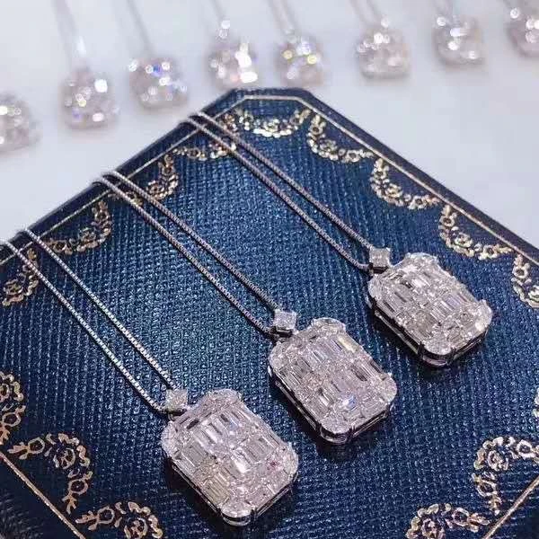 Wholesale New Arrival High Quality Popular Design Square Shape Real Diamond Pendant 18K Pure White Gold Luxury Pendant Necklace
Wholesale New Arrival High Quality Popular Design Square Shape Real Diamond Pendant 18K Pure White Gold Luxury Pendant Necklace