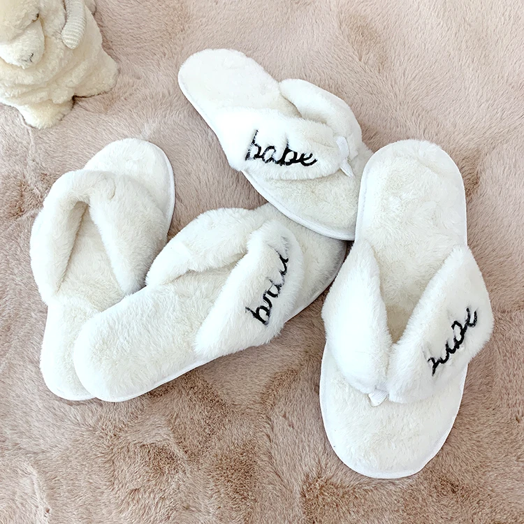 Custom Fuzzy Faux Fur Bedroom Wedding Party White Bride Thong Fur Slides Bridal Slippers Wedding for Brides
Custom Fuzzy Faux Fur Bedroom Wedding Party White Bride Thong Fur Slides Bridal Slippers Wedding for Brides