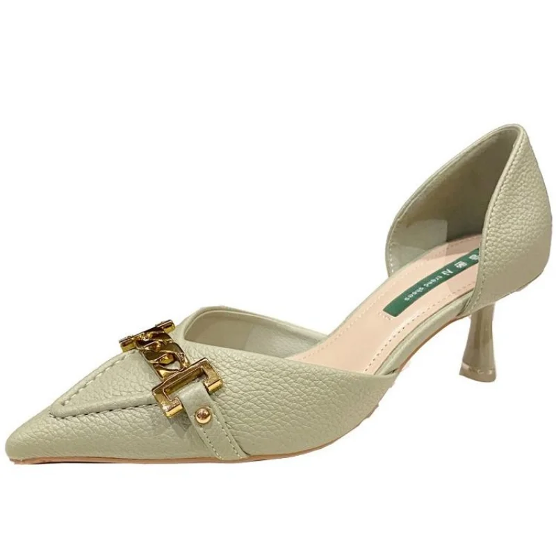 Dropshipping Custom Logo 2022 New Women Metal Buckle Soft Leather Shoes Luxury Ladies Low Heel Pumps
Dropshipping Custom Logo 2022 New Women Metal Buckle Soft Leather Shoes Luxury Ladies Low Heel Pumps