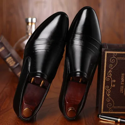 A043 Men Casual Shoes Dress Brogue Spring Ankle Boots Vintage Classic Male Shoes Leather Sneakers 2021 men casual shoes, Black brown
A043 Men Casual Shoes Dress Brogue Spring Ankle Boots Vintage Classic Male Shoes Leather Sneakers 2021 men casual shoes, Black brown