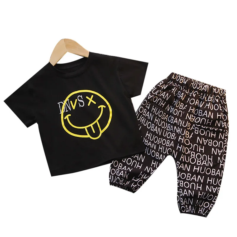2021 new baby handsome clothes boys short-sleeved fashionable cool two-piece boys summer suits, Yellow,black
2021 new baby handsome clothes boys short-sleeved fashionable cool two-piece boys summer suits, Yellow,black