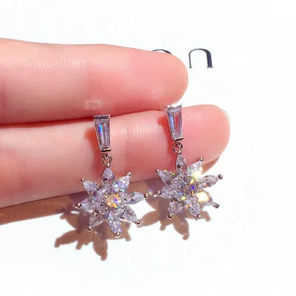 High Quality New Woman Drop Earrings Sparking Rhinestone Small Flower Bling Dangle Earrings Fashion Accessories Trendy Jewelry, Picture shows
High Quality New Woman Drop Earrings Sparking Rhinestone Small Flower Bling Dangle Earrings Fashion Accessories Trendy Jewelry, Picture shows