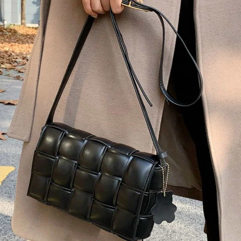 PU Leather Womens Handbag Vintage Shoulder Messenger Bag Weave Square Famous Brand Crossbody Bag New High-quality, 11 colors
PU Leather Womens Handbag Vintage Shoulder Messenger Bag Weave Square Famous Brand Crossbody Bag New High-quality, 11 colors