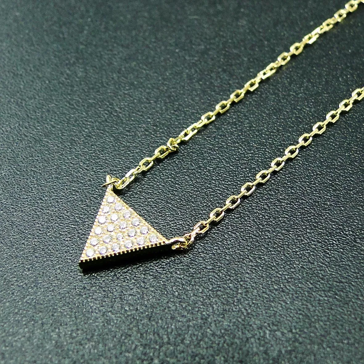 Personalities Fashion Ladies Dainty Necklace Triangles Cut Silver Jewelry Yellow Gold Plated 925 Sterling Silver
Personalities Fashion Ladies Dainty Necklace Triangles Cut Silver Jewelry Yellow Gold Plated 925 Sterling Silver