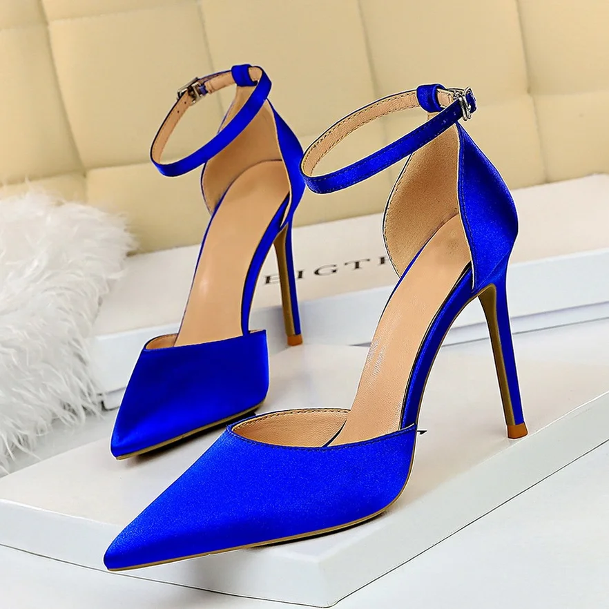 9863-5 DEleventh shoes women branded style high heel pointed toe color matching belt buckle fashion stilettos shoes women heels, Black,pink, red,silver, blue , green
9863-5 DEleventh shoes women branded style high heel pointed toe color matching belt buckle fashion stilettos shoes women heels, Black,pink, red,silver, blue , green