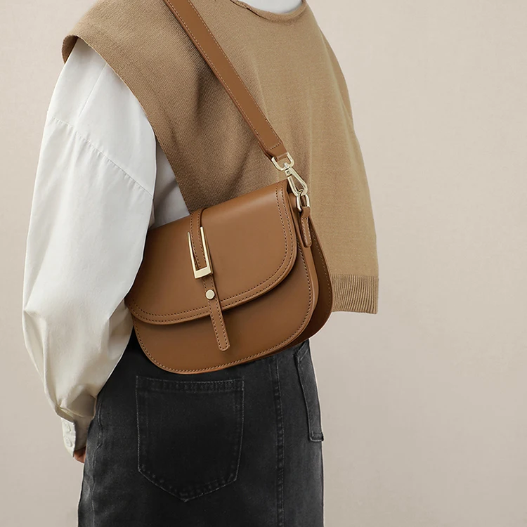 Viney Custom Autumn Winter Genuine Leather Single Shoulder Saddle Cross Body Sling Bags for Women
Viney Custom Autumn Winter Genuine Leather Single Shoulder Saddle Cross Body Sling Bags for Women