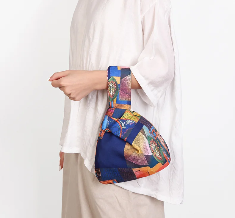 Japanese Style Wrist Women's Portable Walking Handbag Wholesale Custom Organic Cotton Bag, Customized color
Japanese Style Wrist Women's Portable Walking Handbag Wholesale Custom Organic Cotton Bag, Customized color