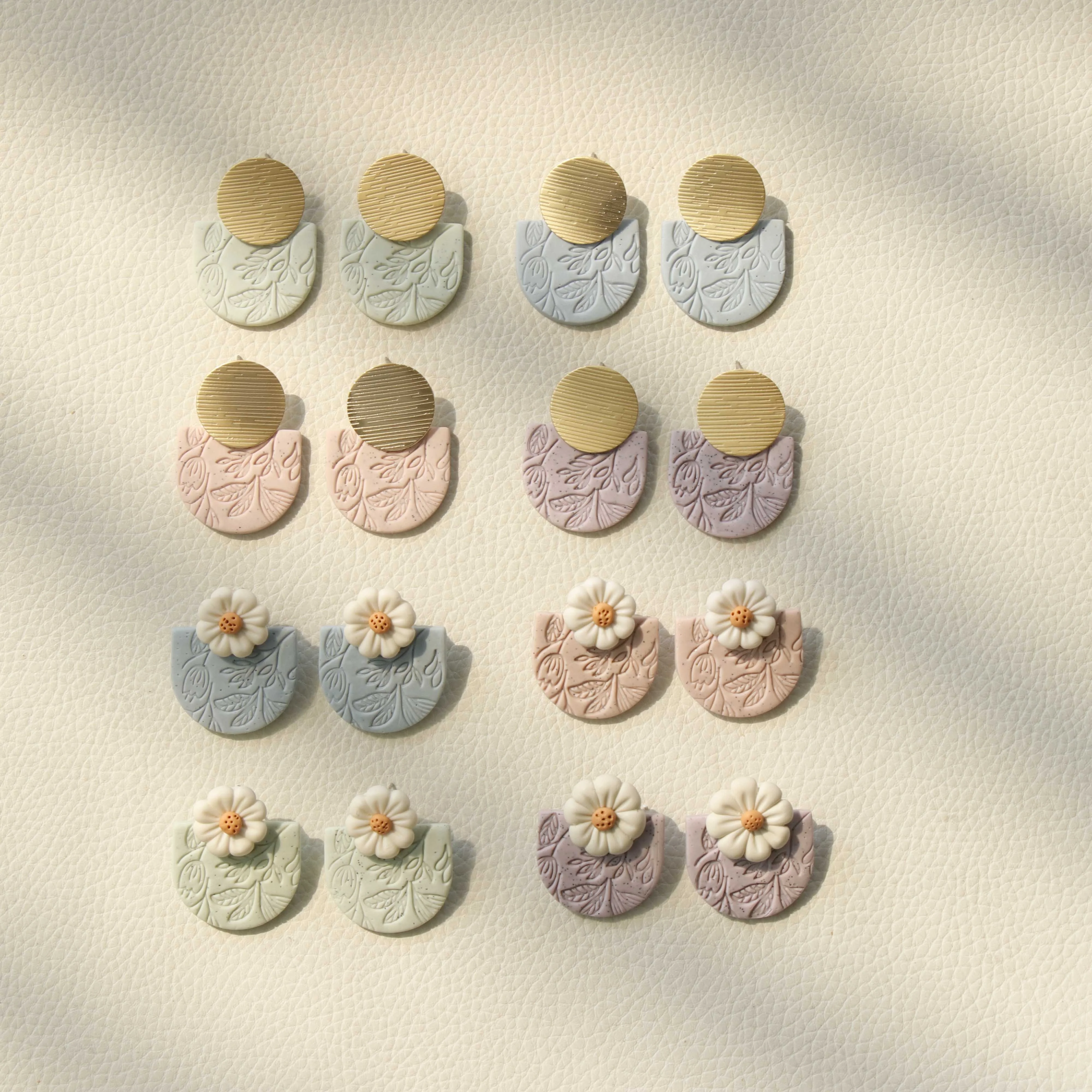 OUYE Morandi Daisy U shaped earrings stud wholesale jewelry semicircle geometric polymer clay earrings handmade 2022 for women, Pink
OUYE Morandi Daisy U shaped earrings stud wholesale jewelry semicircle geometric polymer clay earrings handmade 2022 for women, Pink