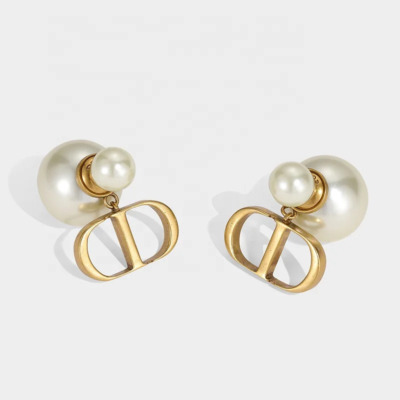 2021 New Lightweight Luxury High Quality Distressed Bronze Metal Letter Pearl Earrings, Picture shows
2021 New Lightweight Luxury High Quality Distressed Bronze Metal Letter Pearl Earrings, Picture shows