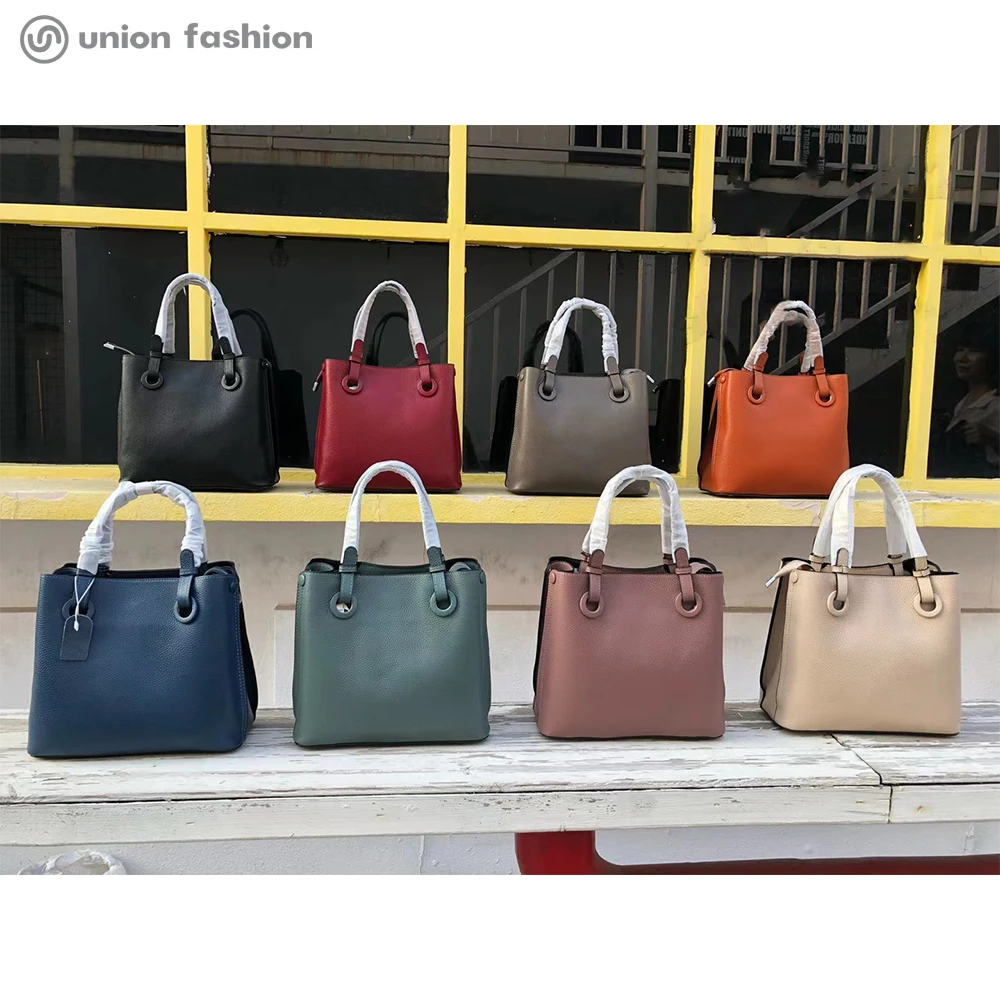 Fashion Leisure Luxury Women Black Real Leather Sling Duffel Bag For Ladies, Customizable
Fashion Leisure Luxury Women Black Real Leather Sling Duffel Bag For Ladies, Customizable