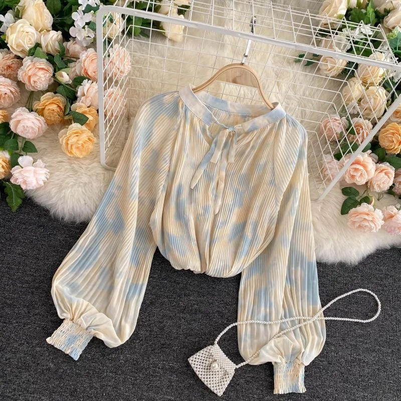 B64136A 2021 new design women V-neck puffy sleeves loose pleats and slim tie-dyed chiffon blouse, Yellow/apricot/pink/orange
B64136A 2021 new design women V-neck puffy sleeves loose pleats and slim tie-dyed chiffon blouse, Yellow/apricot/pink/orange