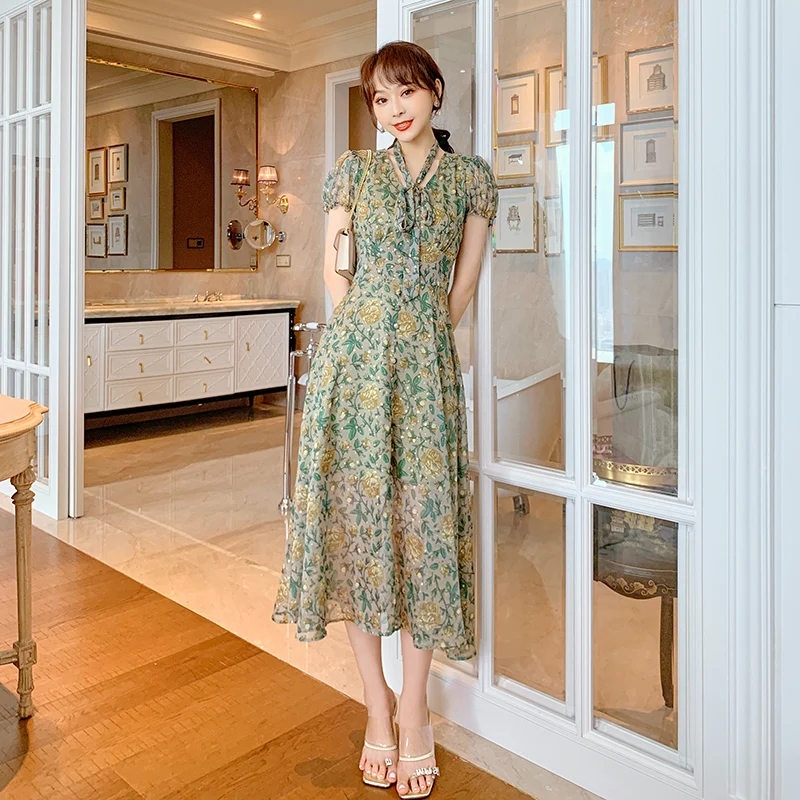 4818 Summer 2022 New Style French Retro Floral Dress High Quality V-neck Female Long Chiffon Women Dresses
4818 Summer 2022 New Style French Retro Floral Dress High Quality V-neck Female Long Chiffon Women Dresses