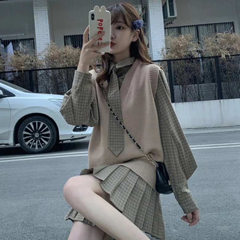 Pleated Dress + Knitted Vest + Bag 3 Pieces Set Women Autumn Elegant Outfits Korean Suit Retro Plaid Loose Shirt Mini
Pleated Dress + Knitted Vest + Bag 3 Pieces Set Women Autumn Elegant Outfits Korean Suit Retro Plaid Loose Shirt Mini