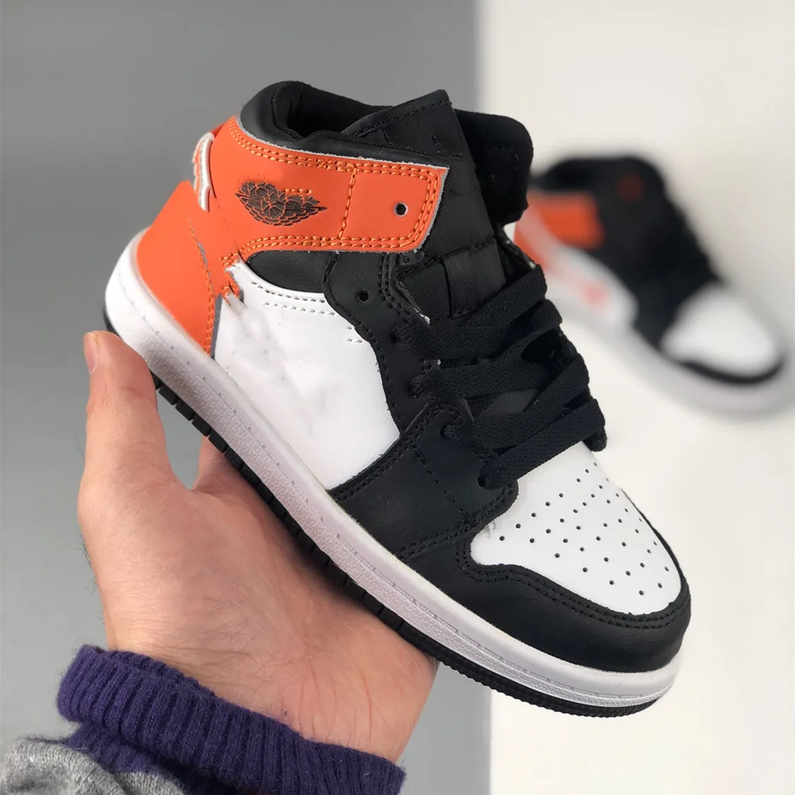 2021school kids shoes Soft breathable Unisex children's casual sneakers AJ gym shoes for kids
2021school kids shoes Soft breathable Unisex children's casual sneakers AJ gym shoes for kids