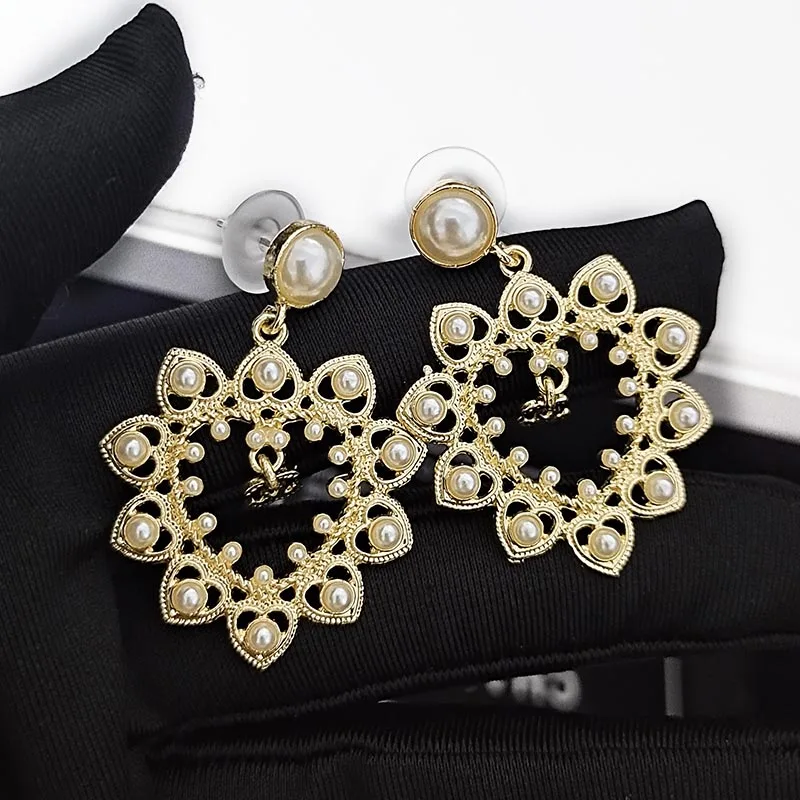 CC Silver 925 Earrings S925 Sterling Silver High Quality Jewelry pearl G Tassel Designer Channel C Earrings For Women Jewellery
CC Silver 925 Earrings S925 Sterling Silver High Quality Jewelry pearl G Tassel Designer Channel C Earrings For Women Jewellery