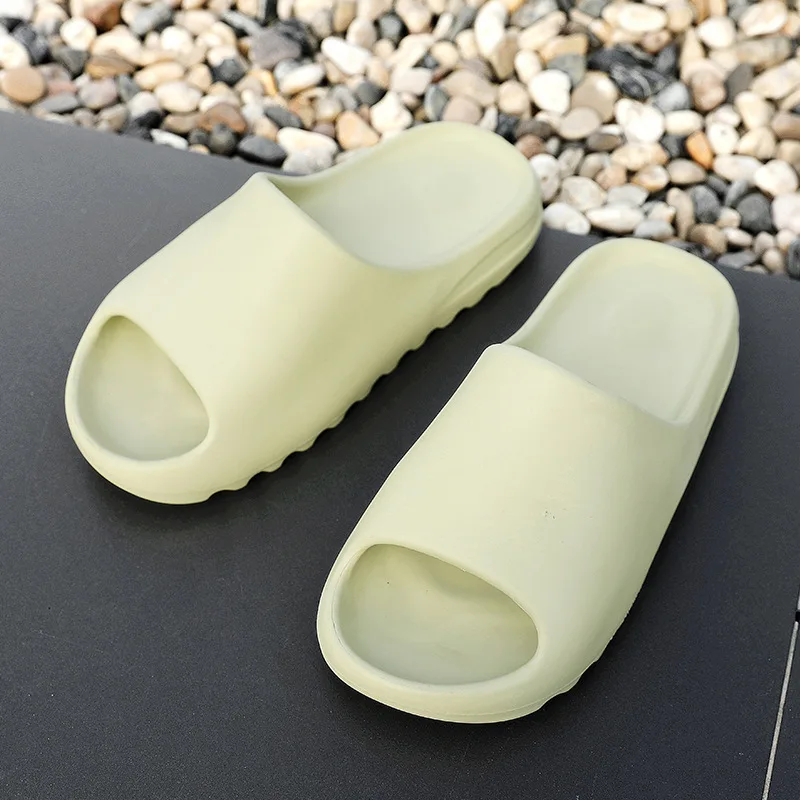 2021 New unisex men flat slide shoes women EVA Yeezy summer sandals beach slides women's slippers
2021 New unisex men flat slide shoes women EVA Yeezy summer sandals beach slides women's slippers