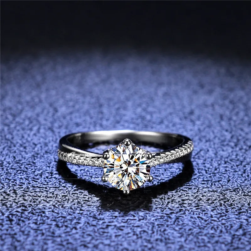 New Popular Silver 925 Original Excellent Cut 1 Carat Diamond Test Past D Color Moissanite Ring Luxury Gemstone Wedding Rings
New Popular Silver 925 Original Excellent Cut 1 Carat Diamond Test Past D Color Moissanite Ring Luxury Gemstone Wedding Rings