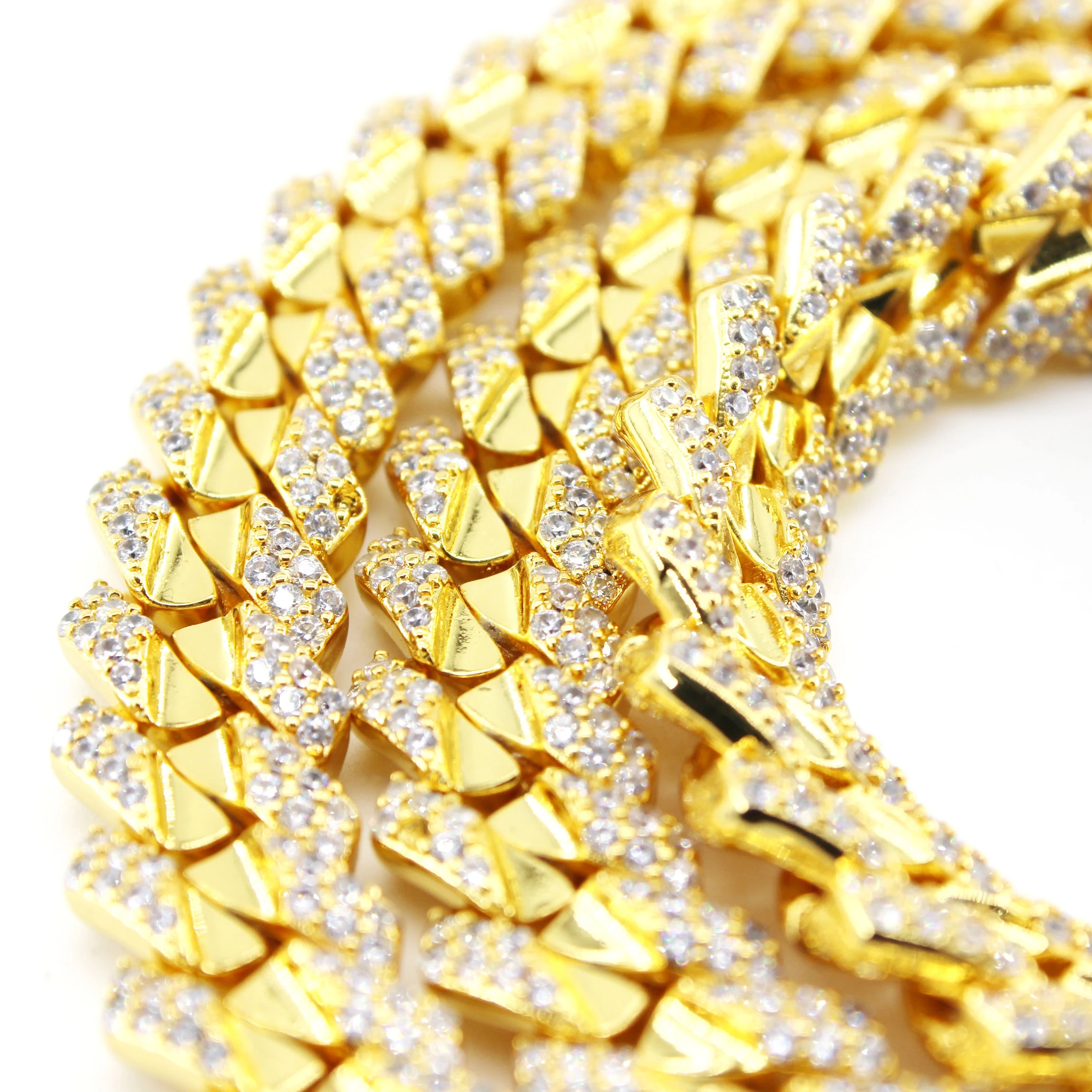 Vefruit chunky cuban chain moissanite men gold chains jewelry iced out diamond hip hop jewelry necklace
Vefruit chunky cuban chain moissanite men gold chains jewelry iced out diamond hip hop jewelry necklace