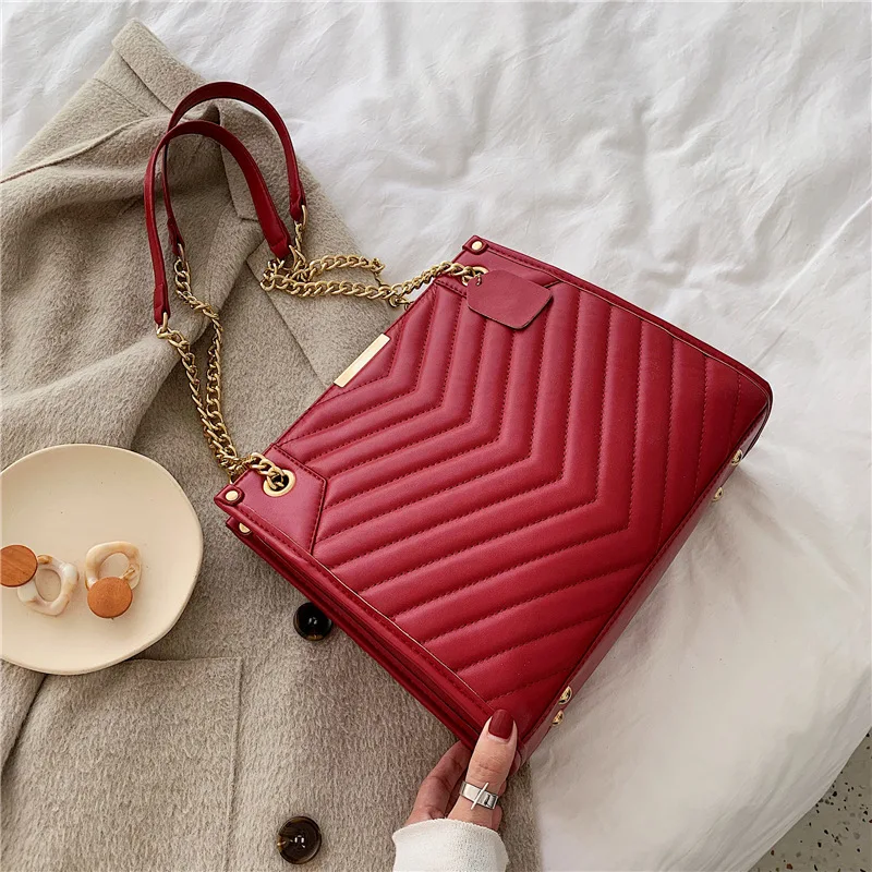 Trendy designers women's handbags new wild shoulder bag female large capacity rhombus chain bag for ladies
Trendy designers women's handbags new wild shoulder bag female large capacity rhombus chain bag for ladies