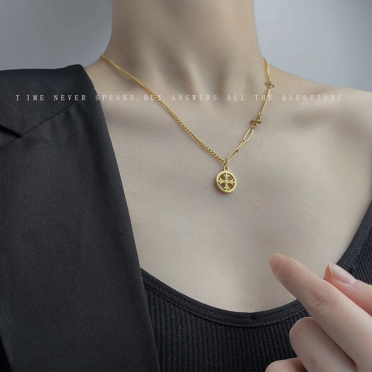 Temperament Versatile Exquisite Clavicle Chain Simple Titanium Steel Pendant Necklace Women's Jewelry
Temperament Versatile Exquisite Clavicle Chain Simple Titanium Steel Pendant Necklace Women's Jewelry