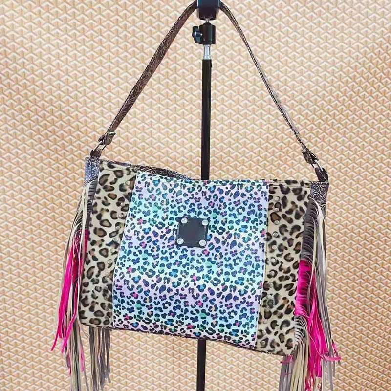 Leopard Suede Tassel Shoulder Tote Women Patchwork Cow Print Large Capacity Fringe Tote Bag for Lady
Leopard Suede Tassel Shoulder Tote Women Patchwork Cow Print Large Capacity Fringe Tote Bag for Lady