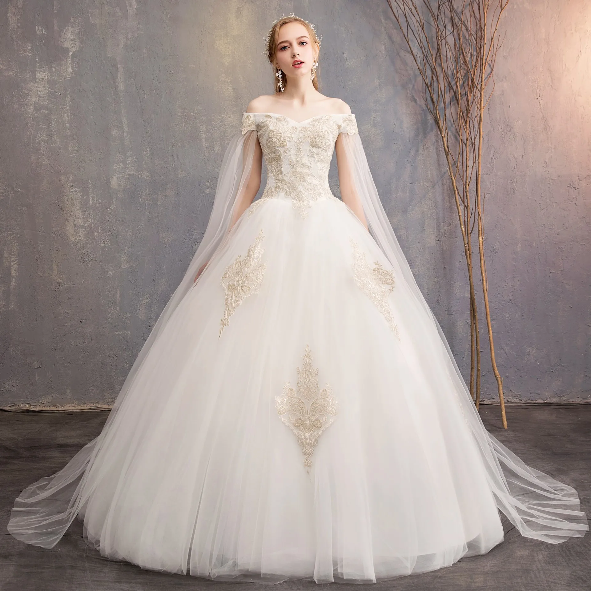 2019 latest style elegant off shoulder plus size lace bride wedding dress Vestido de novia de encaje
2019 latest style elegant off shoulder plus size lace bride wedding dress Vestido de novia de encaje