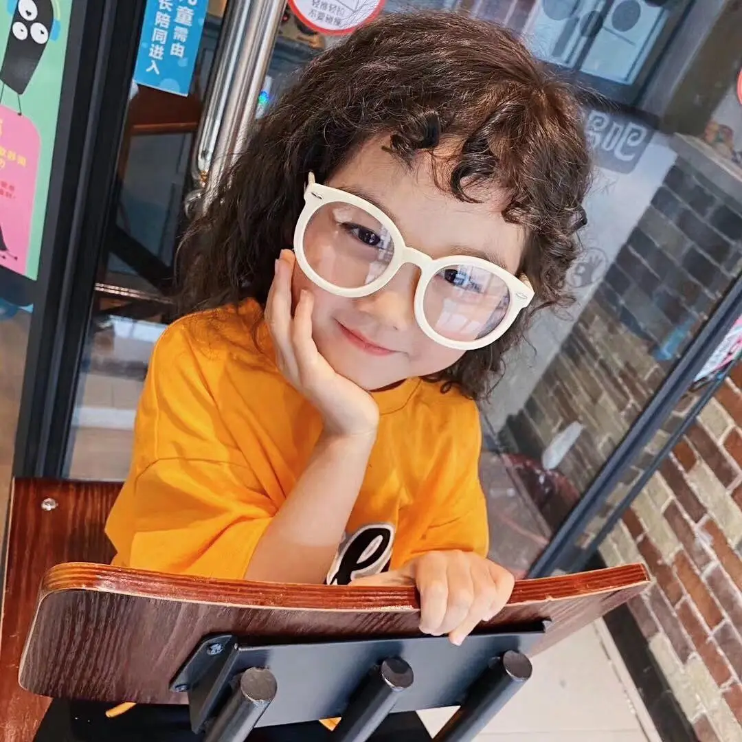 2020 fashion round child computer glasses kids anti glare blue light blacking glasses
2020 fashion round child computer glasses kids anti glare blue light blacking glasses