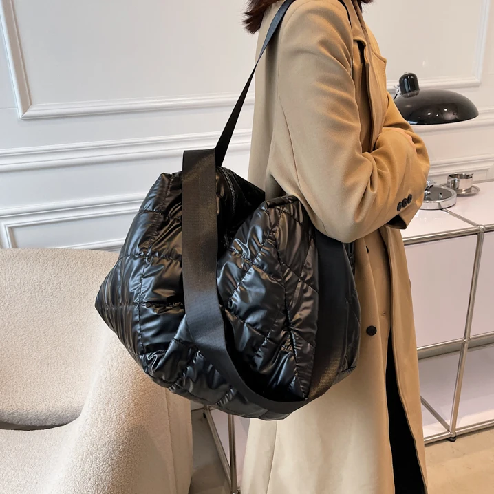 Wholesale handbags for women luxury 2021 new designer women hand bags fashion all-match PU leather large capacity tote bag, Customizable
Wholesale handbags for women luxury 2021 new designer women hand bags fashion all-match PU leather large capacity tote bag, Customizable
