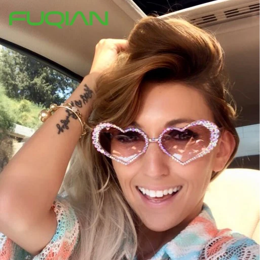 China Wholesale Luxury Irregular Heart Diamond Plastic Women Bling Sunglasses, As the pcitures
China Wholesale Luxury Irregular Heart Diamond Plastic Women Bling Sunglasses, As the pcitures