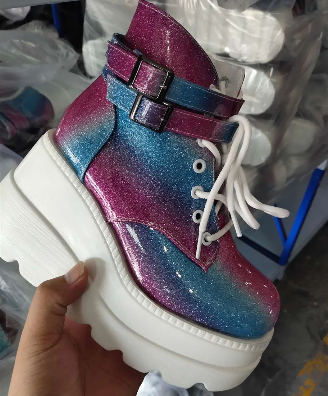 36-43 size short boots women 2020 Europe and America colorful side zipper platform platform short boots new design ladies shoes
36-43 size short boots women 2020 Europe and America colorful side zipper platform platform short boots new design ladies shoes